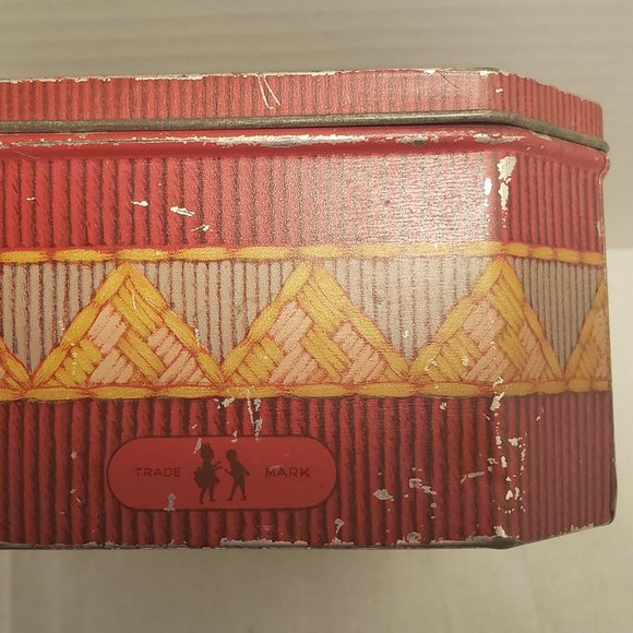 A. S. WILKIN LIMITED CREMONA "NEEDLEWORK" TIN BOX - LADY HAMILTON - TRUE VINTAGE - Picture 6 of 16